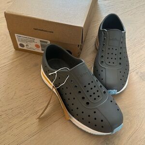 NEW IN BOX never worn Native Robbie Sugarlite Block - Pigeon Grey